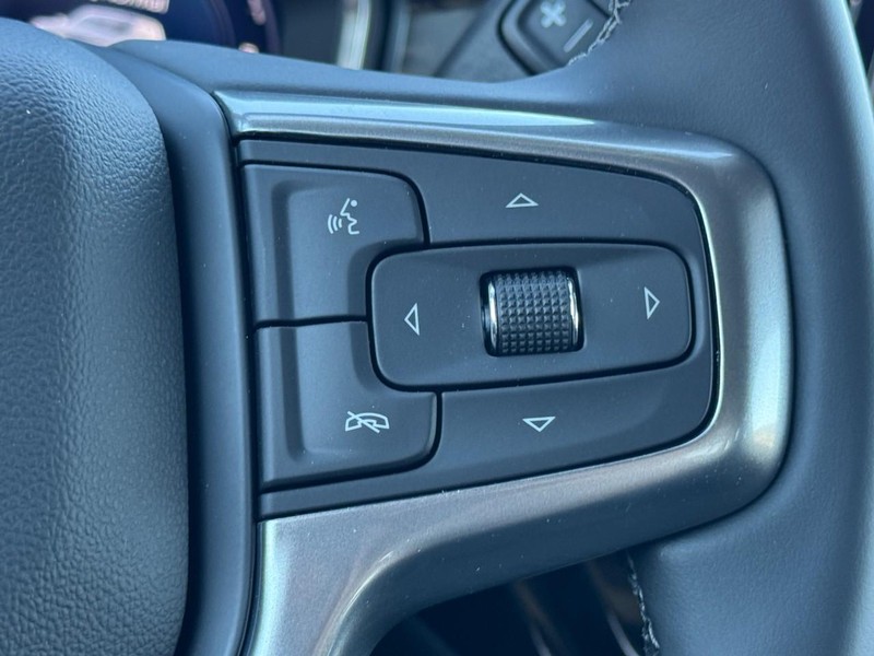Chevrolet Silverado 1500 Vehicle Image 12