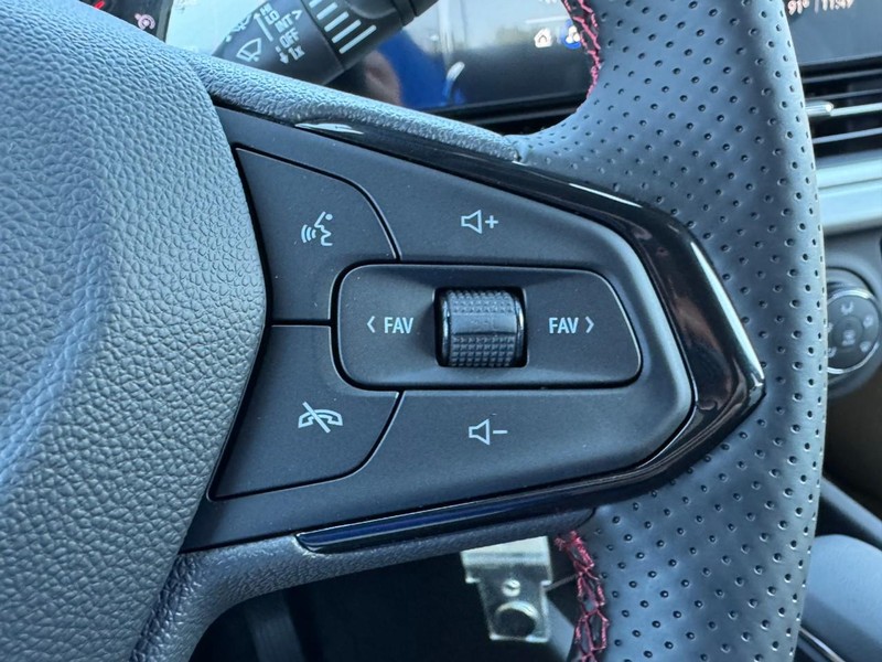 Chevrolet Trax Vehicle Image 12