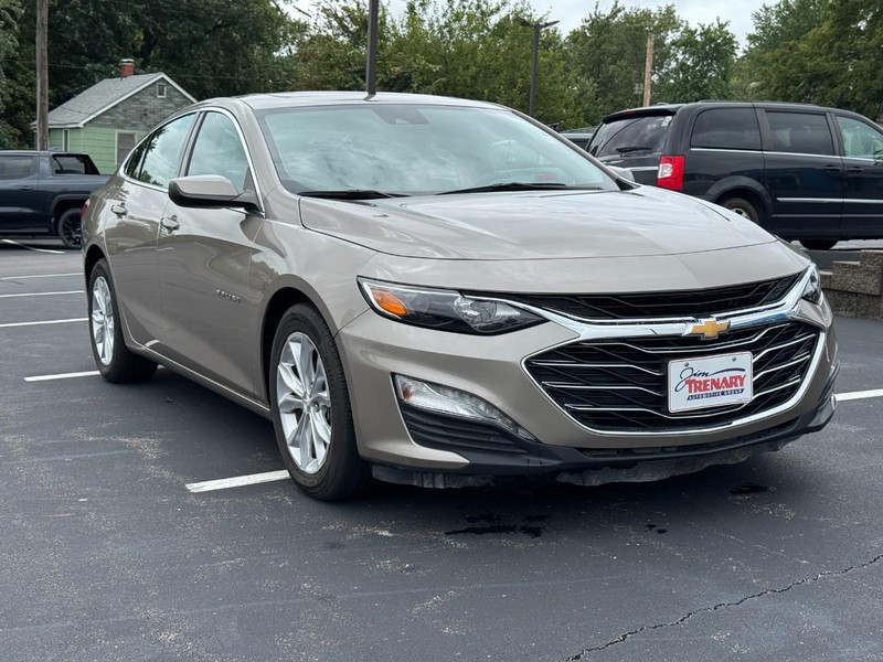 Chevrolet Malibu Vehicle Image 02
