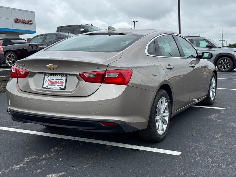 Chevrolet Malibu Vehicle Image 03