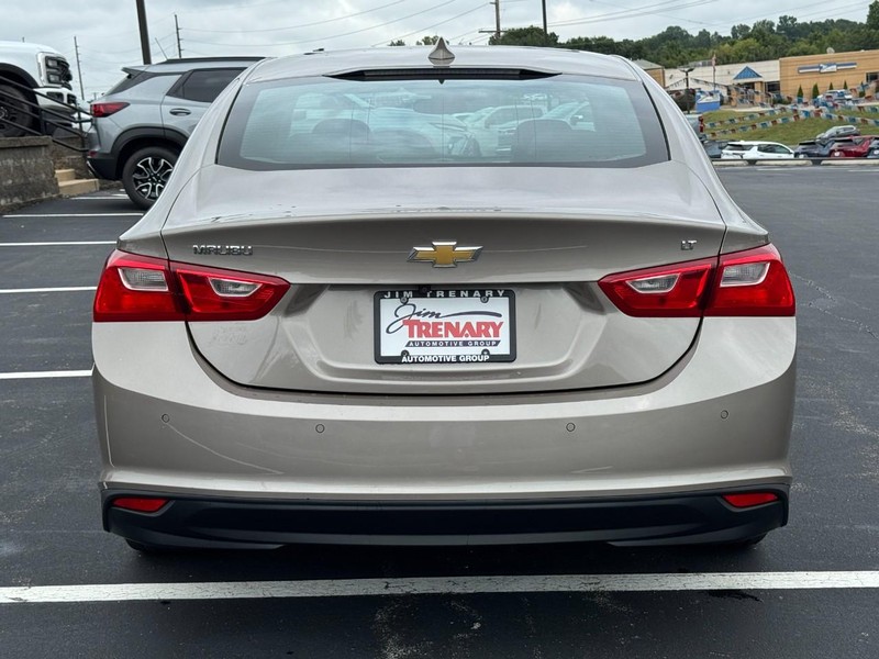 Chevrolet Malibu Vehicle Image 04