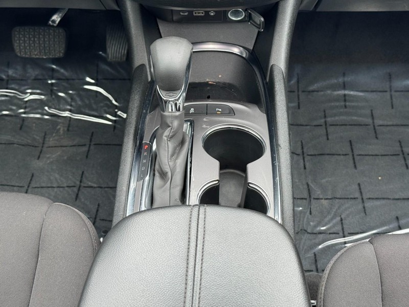 Chevrolet Malibu Vehicle Image 14