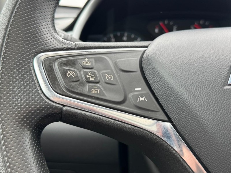 Chevrolet Malibu Vehicle Image 16