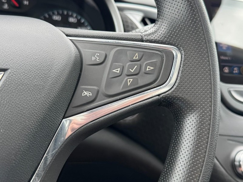 Chevrolet Malibu Vehicle Image 17