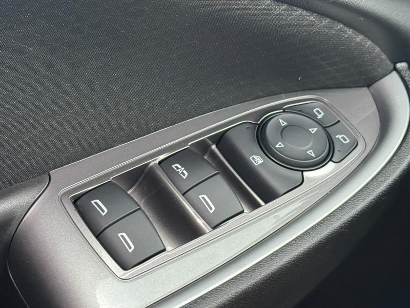 Chevrolet Malibu Vehicle Image 21