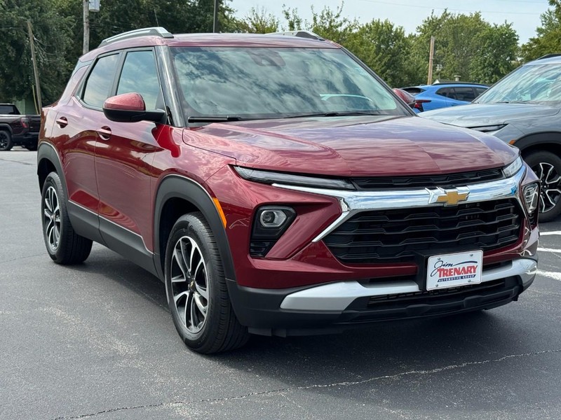 Chevrolet TrailBlazer Vehicle Image 02