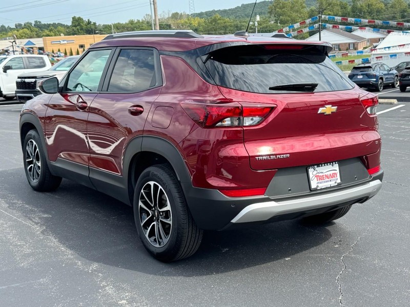 Chevrolet TrailBlazer Vehicle Image 06