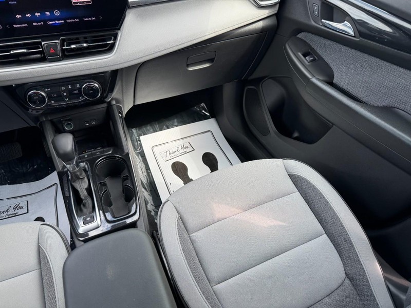 Chevrolet TrailBlazer Vehicle Image 15
