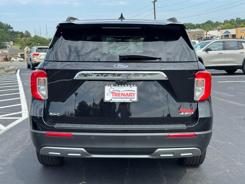 Ford Explorer Vehicle Image 04