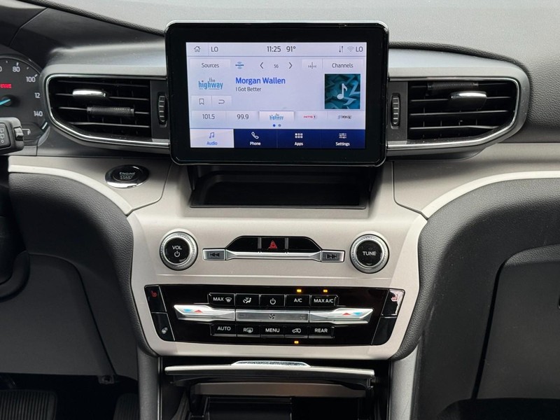 Ford Explorer Vehicle Image 13