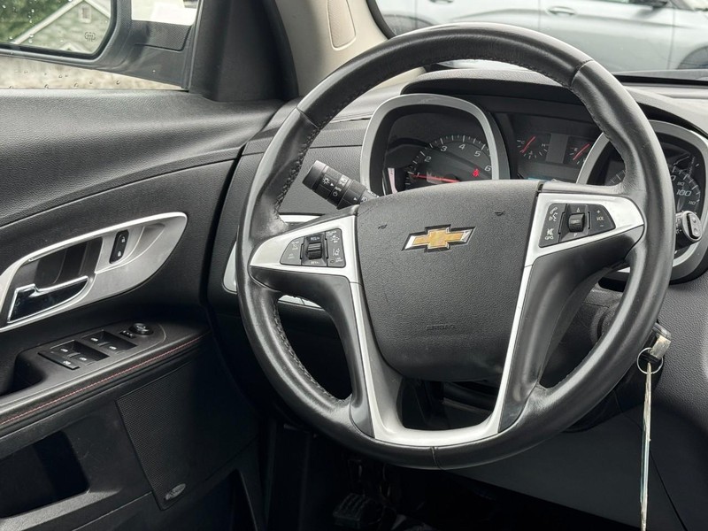 Chevrolet Equinox Vehicle Full-screen Gallery Image 12