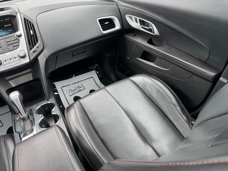 Chevrolet Equinox Vehicle Full-screen Gallery Image 15