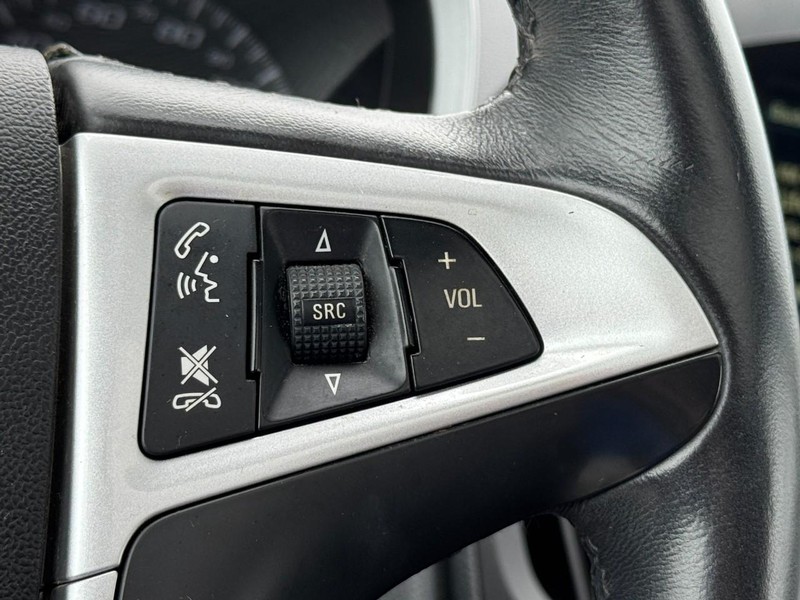 Chevrolet Equinox Vehicle Full-screen Gallery Image 17