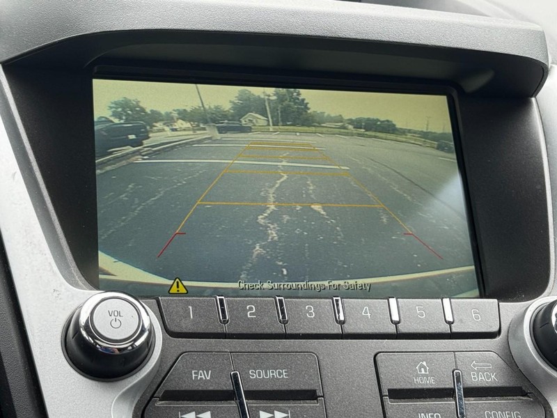 Chevrolet Equinox Vehicle Full-screen Gallery Image 21