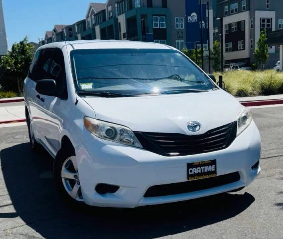 more details - toyota sienna