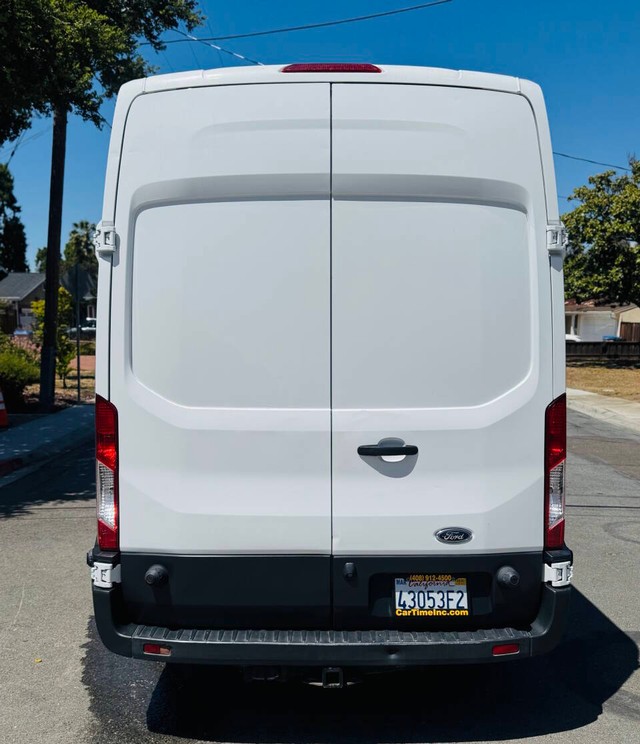 Ford Transit Van Vehicle Full-screen Gallery Image 07