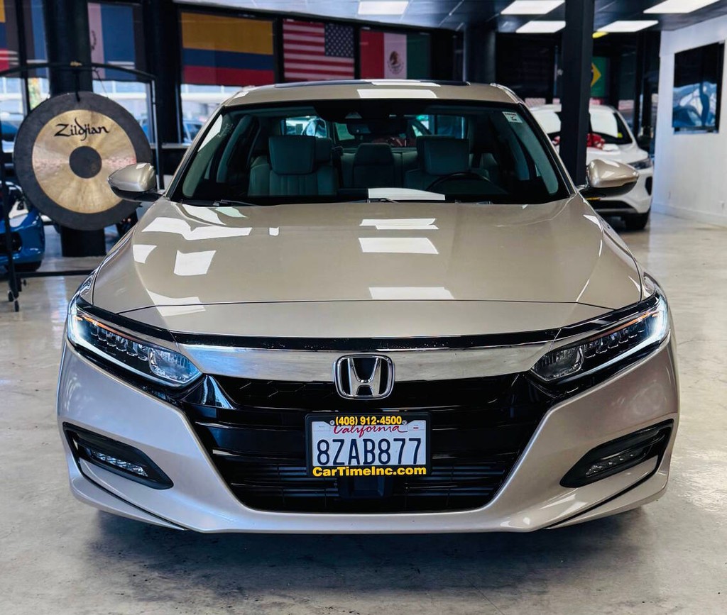 Honda Accord Vehicle Full-screen Gallery Image 03