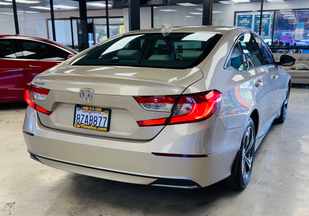 Honda Accord Vehicle Full-screen Gallery Image 06