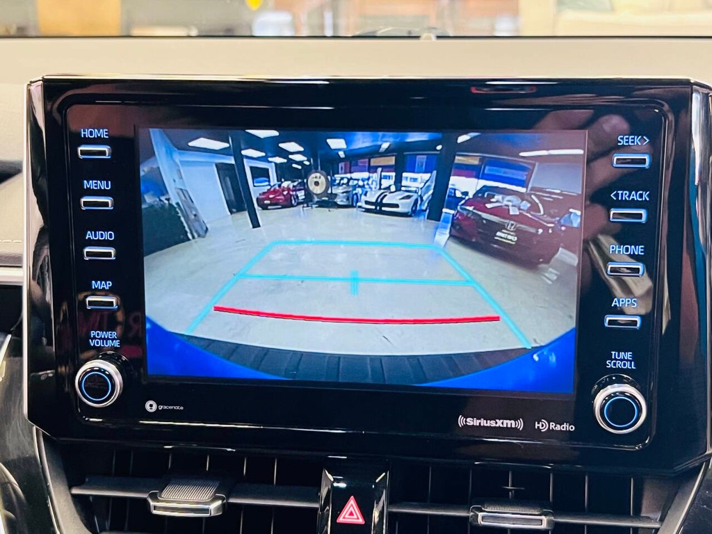 Toyota Corolla Hatchback Vehicle Full-screen Gallery Image 17