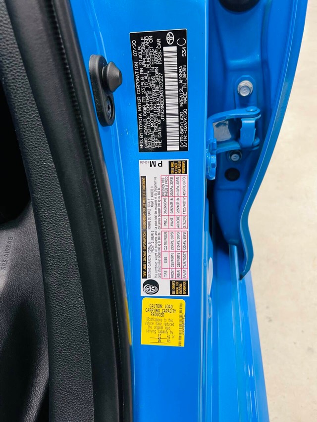 Toyota Corolla Hatchback Vehicle Full-screen Gallery Image 20