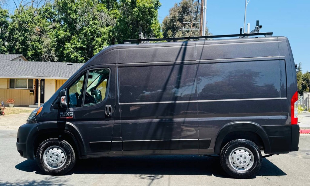 Ram ProMaster Vehicle Full-screen Gallery Image 04