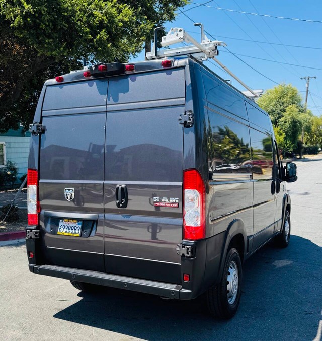 Ram ProMaster Vehicle Full-screen Gallery Image 09