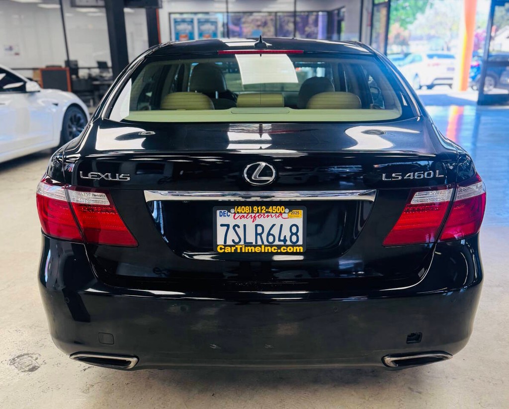 Lexus LS 460 Vehicle Full-screen Gallery Image 05