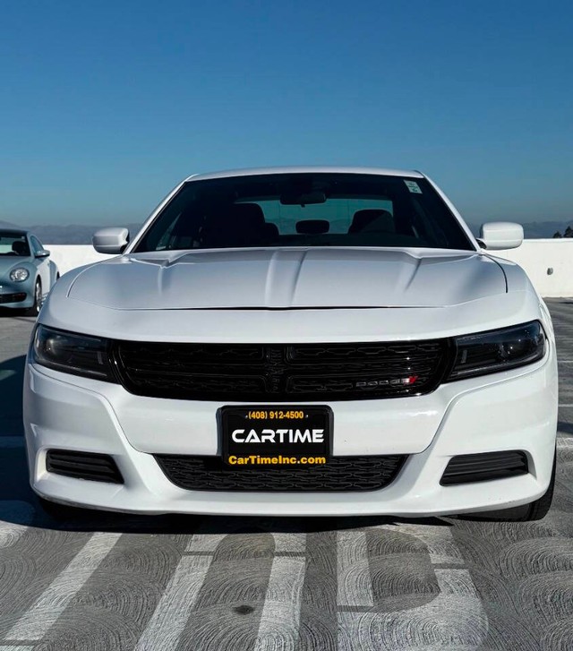 Dodge Charger Vehicle Full-screen Gallery Image 02