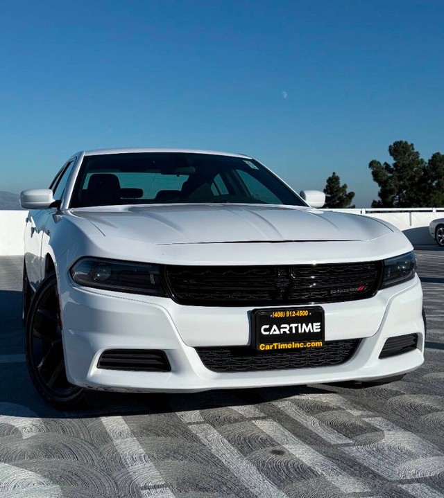 Dodge Charger Vehicle Full-screen Gallery Image 03