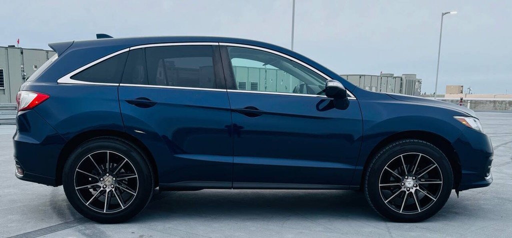 Acura RDX Vehicle Full-screen Gallery Image 06