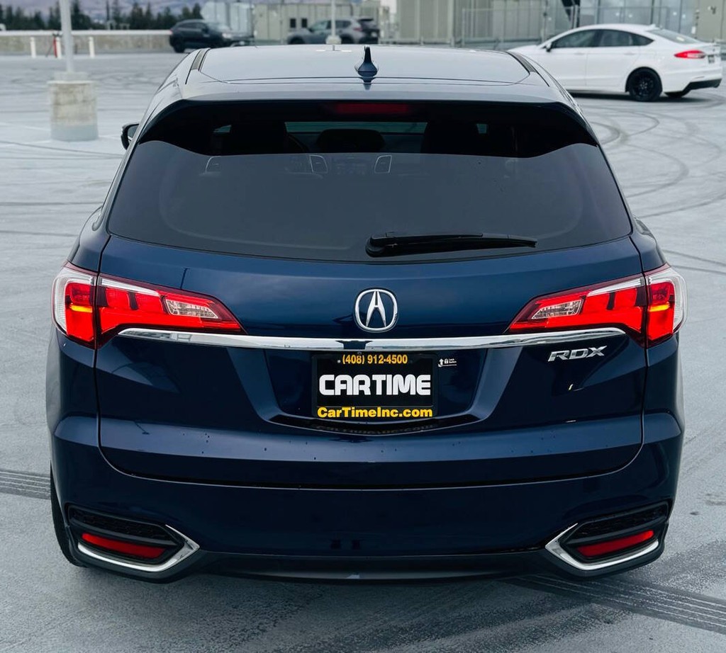 Acura RDX Vehicle Full-screen Gallery Image 09