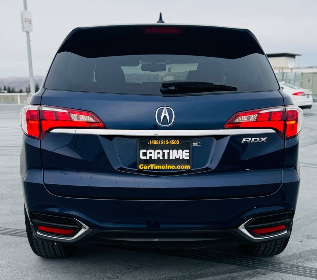 Acura RDX Vehicle Full-screen Gallery Image 10