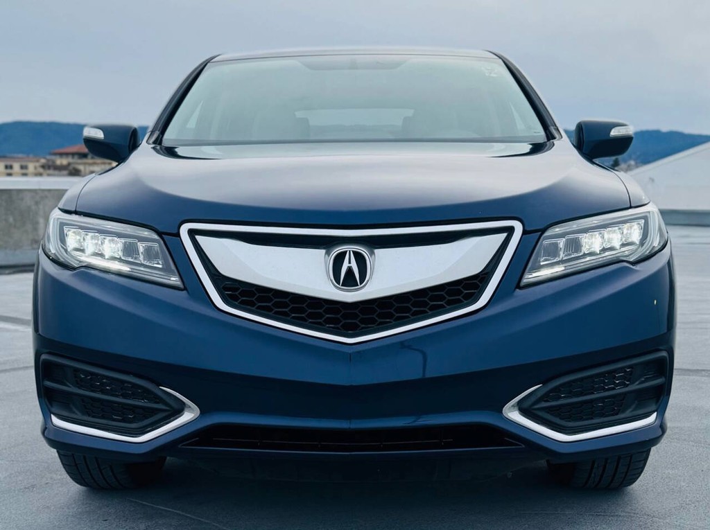 Acura RDX Vehicle Full-screen Gallery Image 12