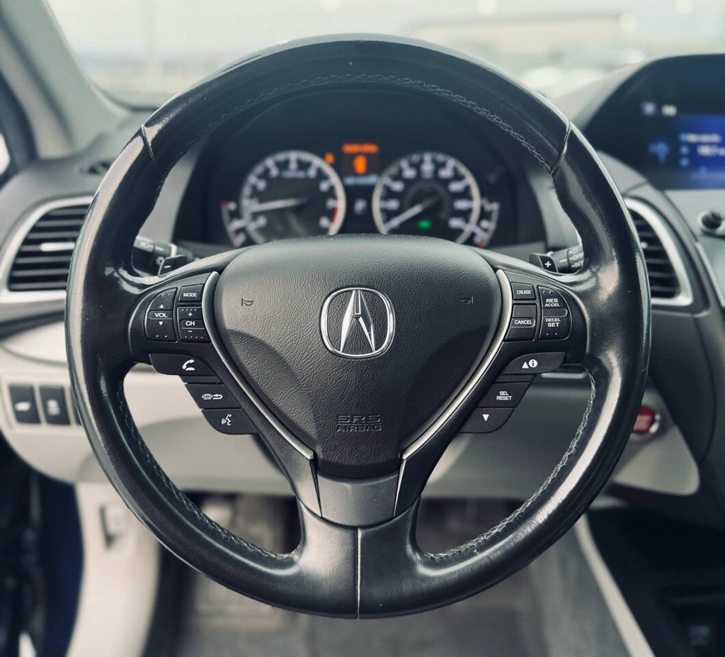 Acura RDX Vehicle Full-screen Gallery Image 13