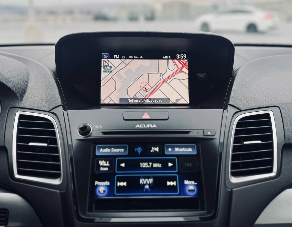 Acura RDX Vehicle Full-screen Gallery Image 18