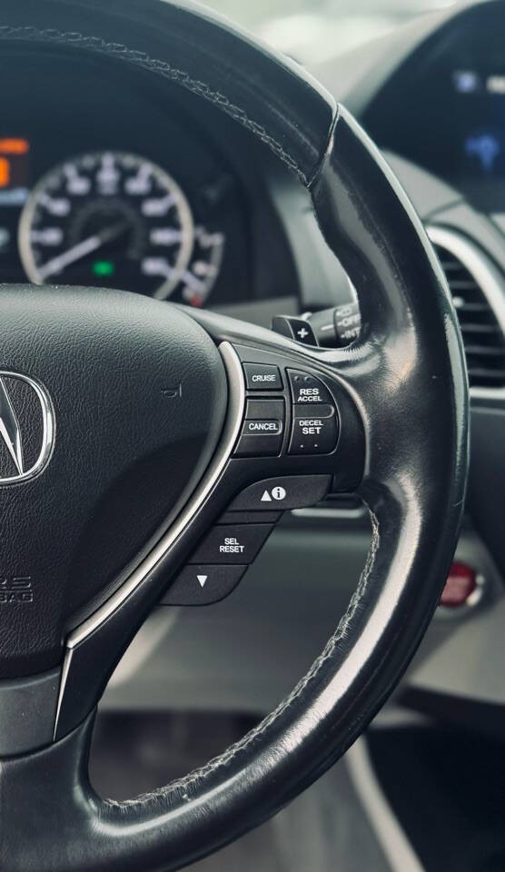 Acura RDX Vehicle Full-screen Gallery Image 15