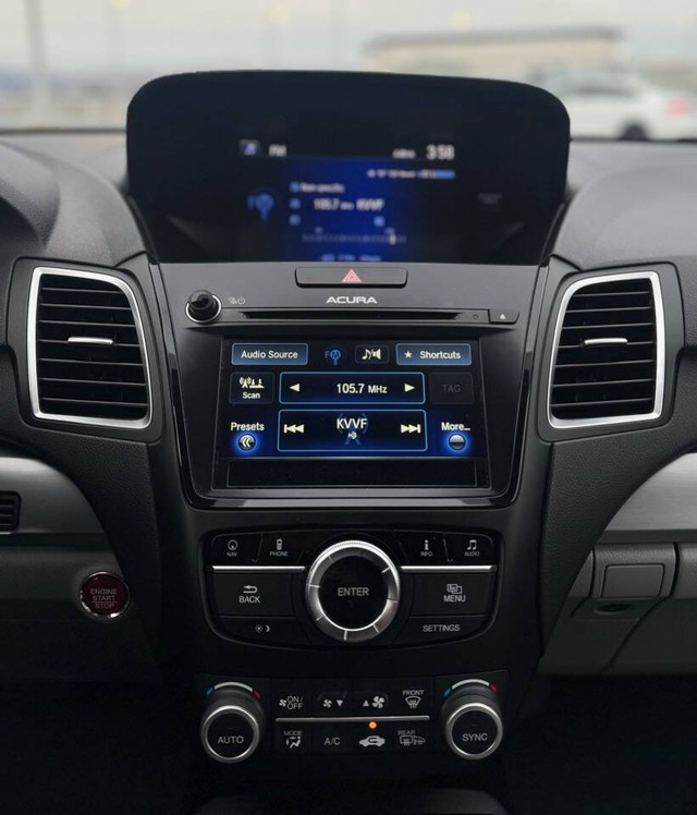 Acura RDX Vehicle Full-screen Gallery Image 21