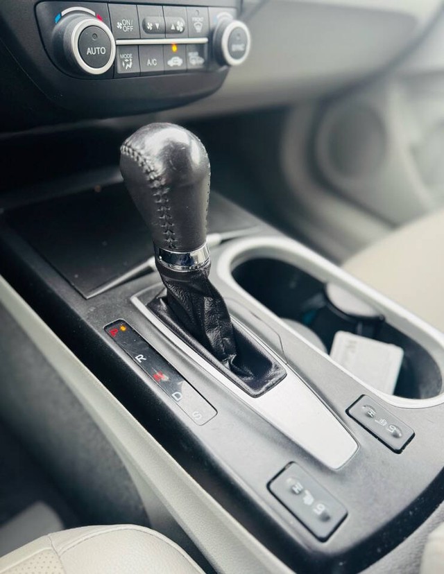 Acura RDX Vehicle Full-screen Gallery Image 22