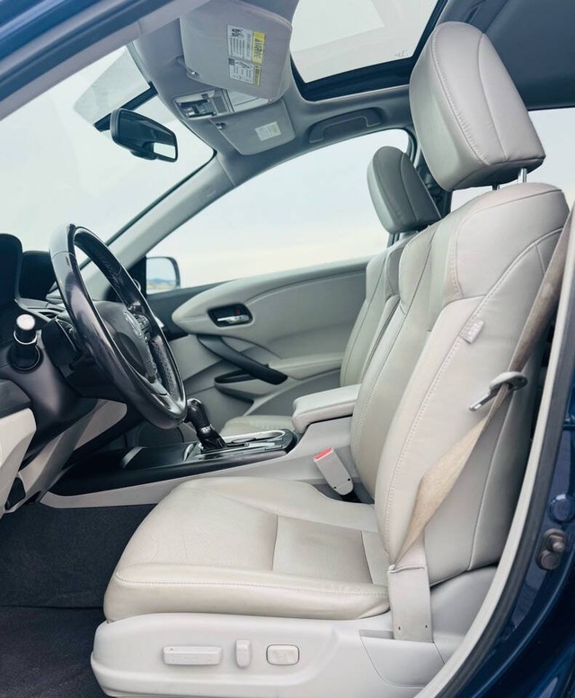 Acura RDX Vehicle Full-screen Gallery Image 23