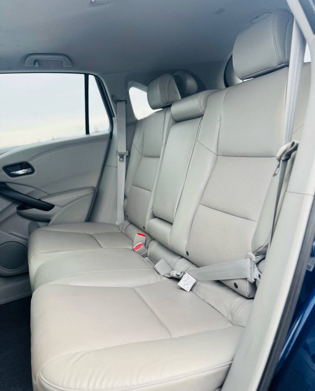 Acura RDX Vehicle Full-screen Gallery Image 25