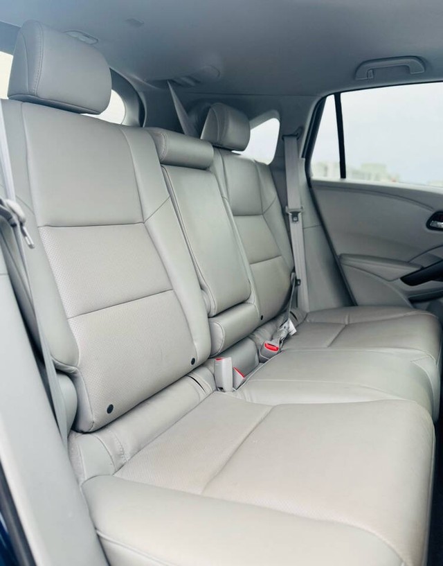 Acura RDX Vehicle Full-screen Gallery Image 26