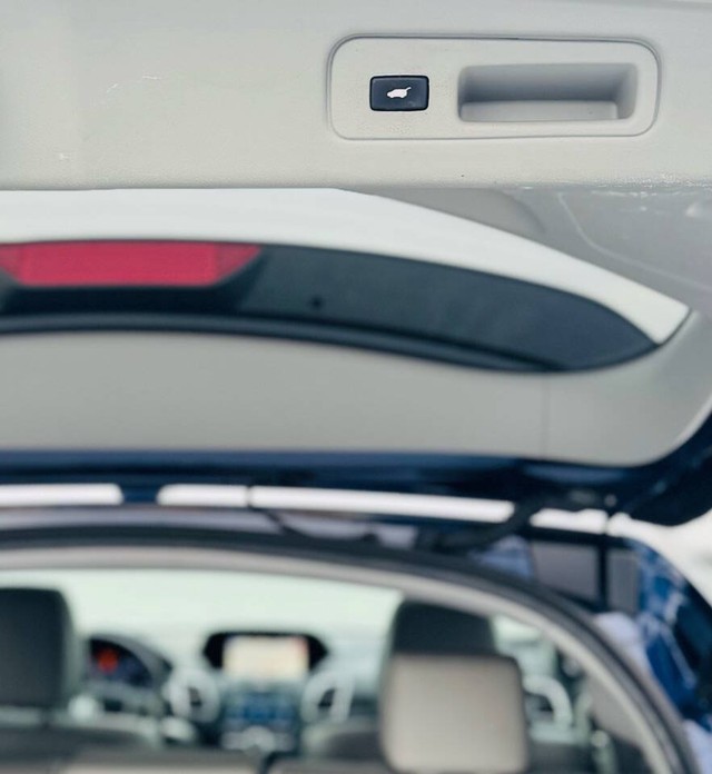 Acura RDX Vehicle Full-screen Gallery Image 28