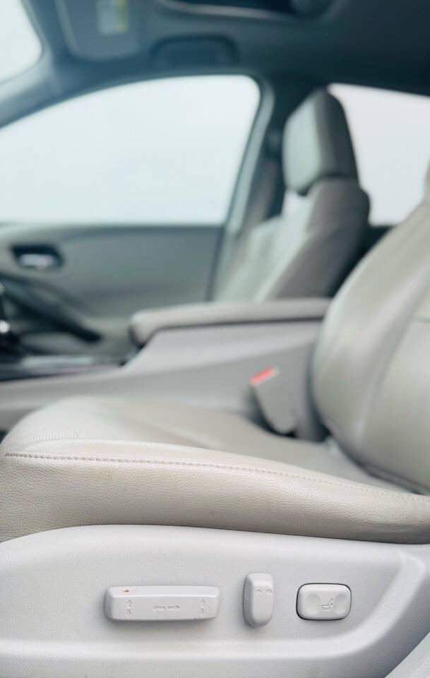 Acura RDX Vehicle Full-screen Gallery Image 31