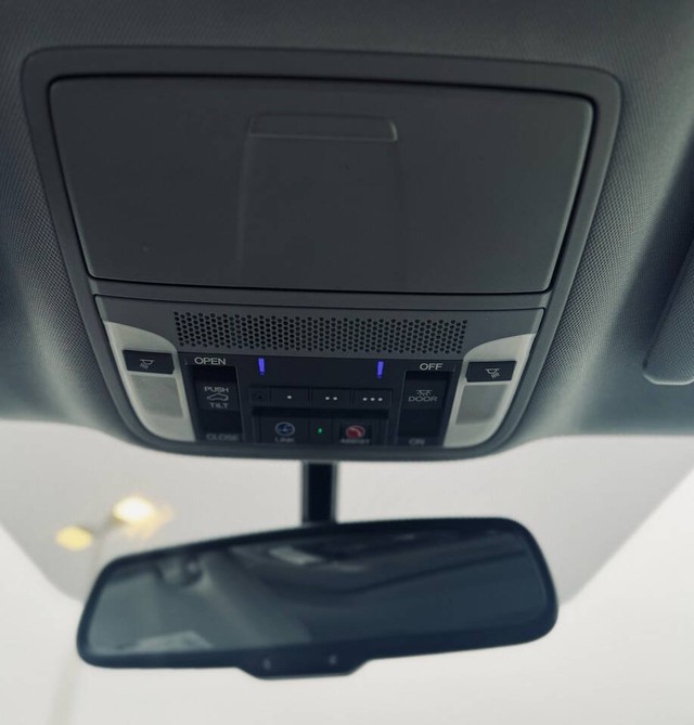 Acura RDX Vehicle Full-screen Gallery Image 34