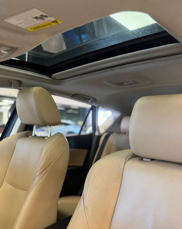 Mazda MAZDA3 Vehicle Full-screen Gallery Image 23