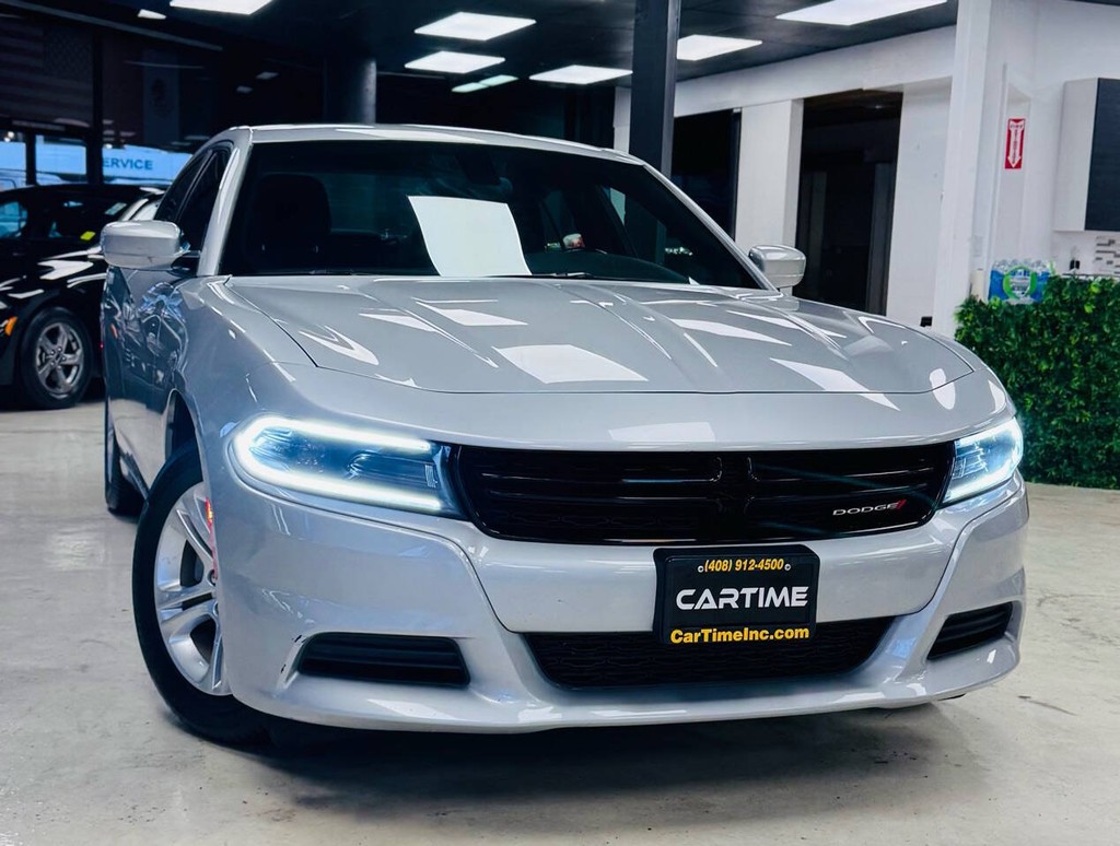 Dodge Charger Vehicle Full-screen Gallery Image 02