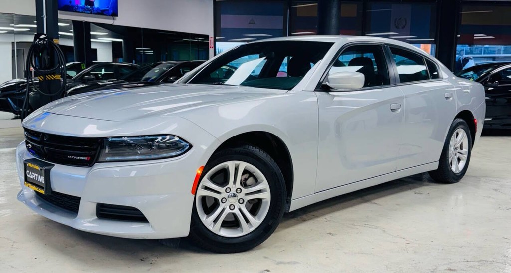 Dodge Charger Vehicle Full-screen Gallery Image 03