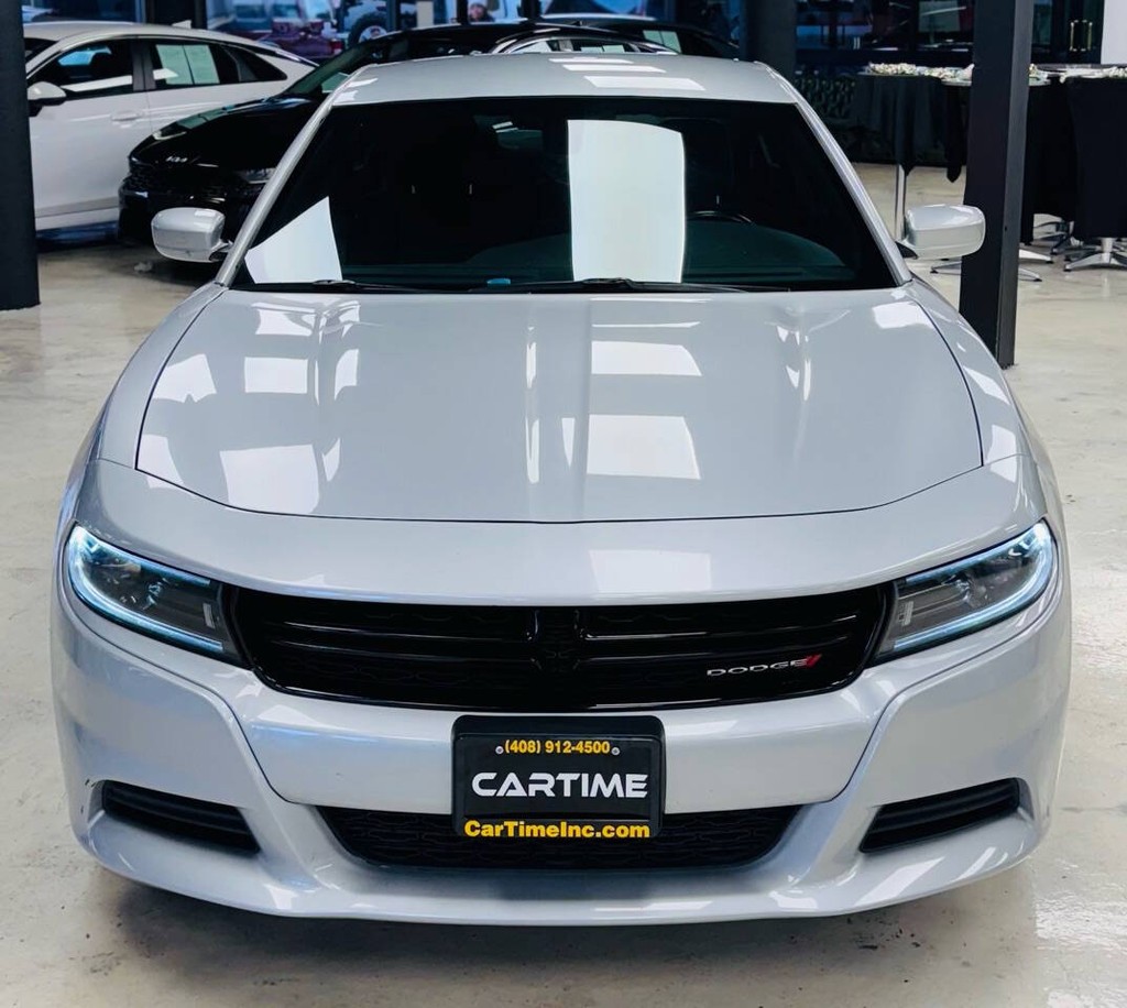 Dodge Charger Vehicle Full-screen Gallery Image 11