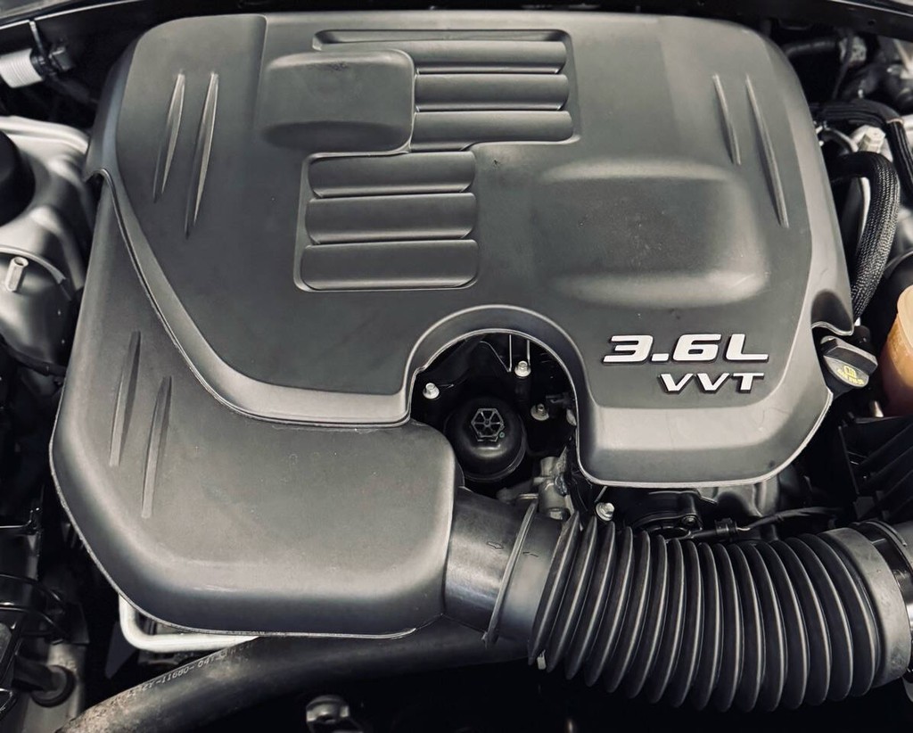 Dodge Charger Vehicle Full-screen Gallery Image 27