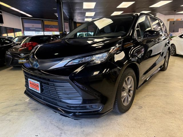 more details - toyota sienna